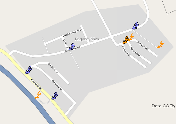 Kis falu térékpe 6-7 hibát jelző villám ikonnal bizonyos kereszteződéseken